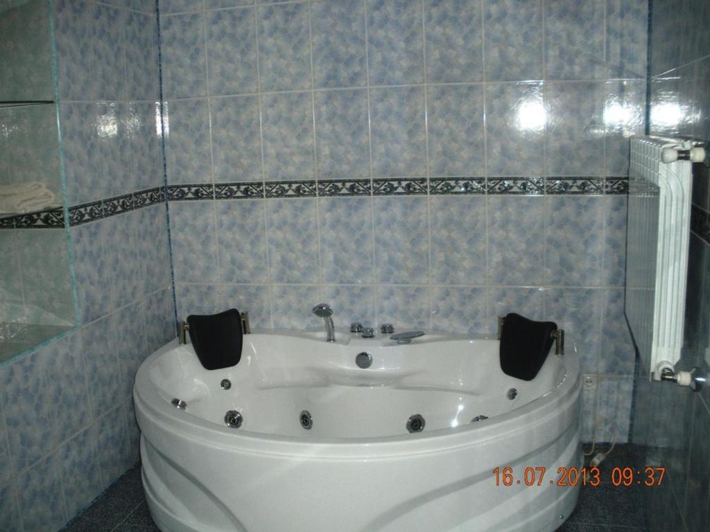 Edemi Hotell Kutaisi Rom bilde